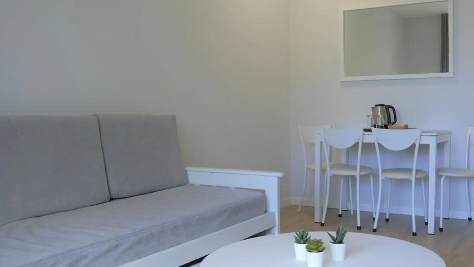 Apartamentos Turísticos Vitoria by Petit Hotels Funchal  Apartahotel