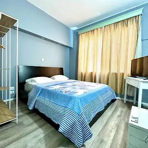 Monaco Hostal