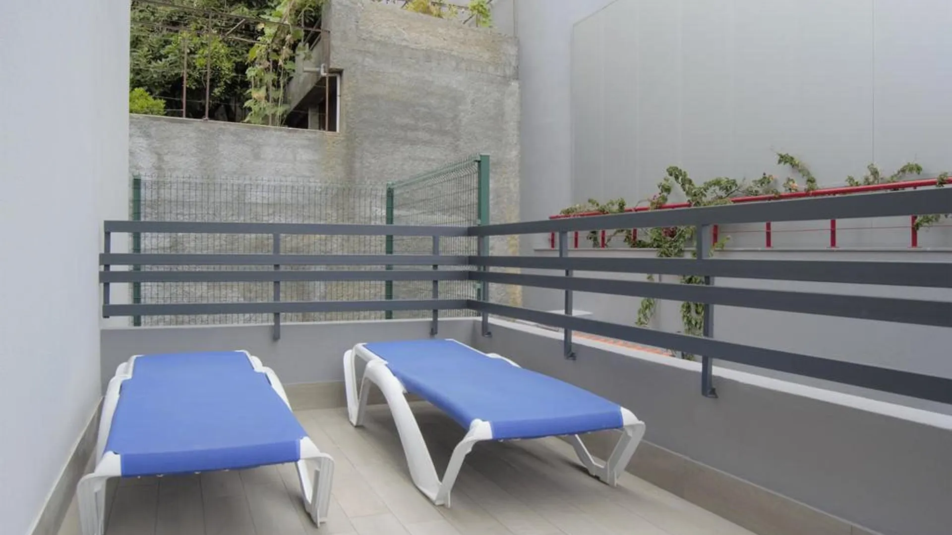 Apartamentos Turisticos Vitoria By Petit Hotels Funchal